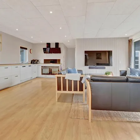 Newly Renovated Activity Home-sj850